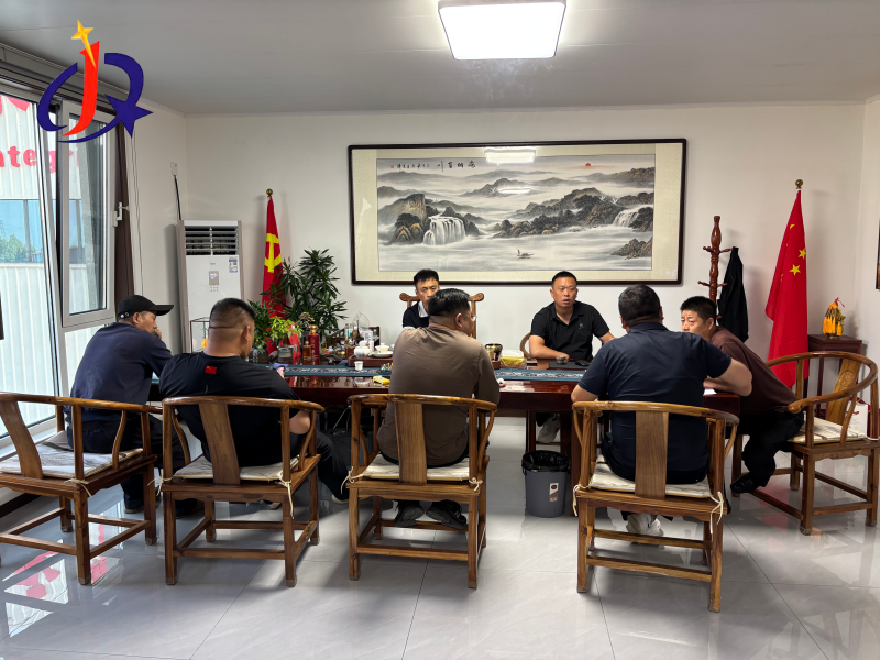 Amakhasimende egolide abeka igolide aseNingizimu Melika avakashele i-Qingzhou Jinqi Mining Machinery ukuze ahlolwe yifekthri.